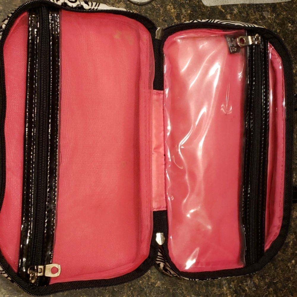 Makeup bag - Picture 2 of 2